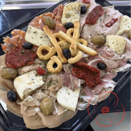 Assortiment fromages et charcuteries italiennes (Antipasti)